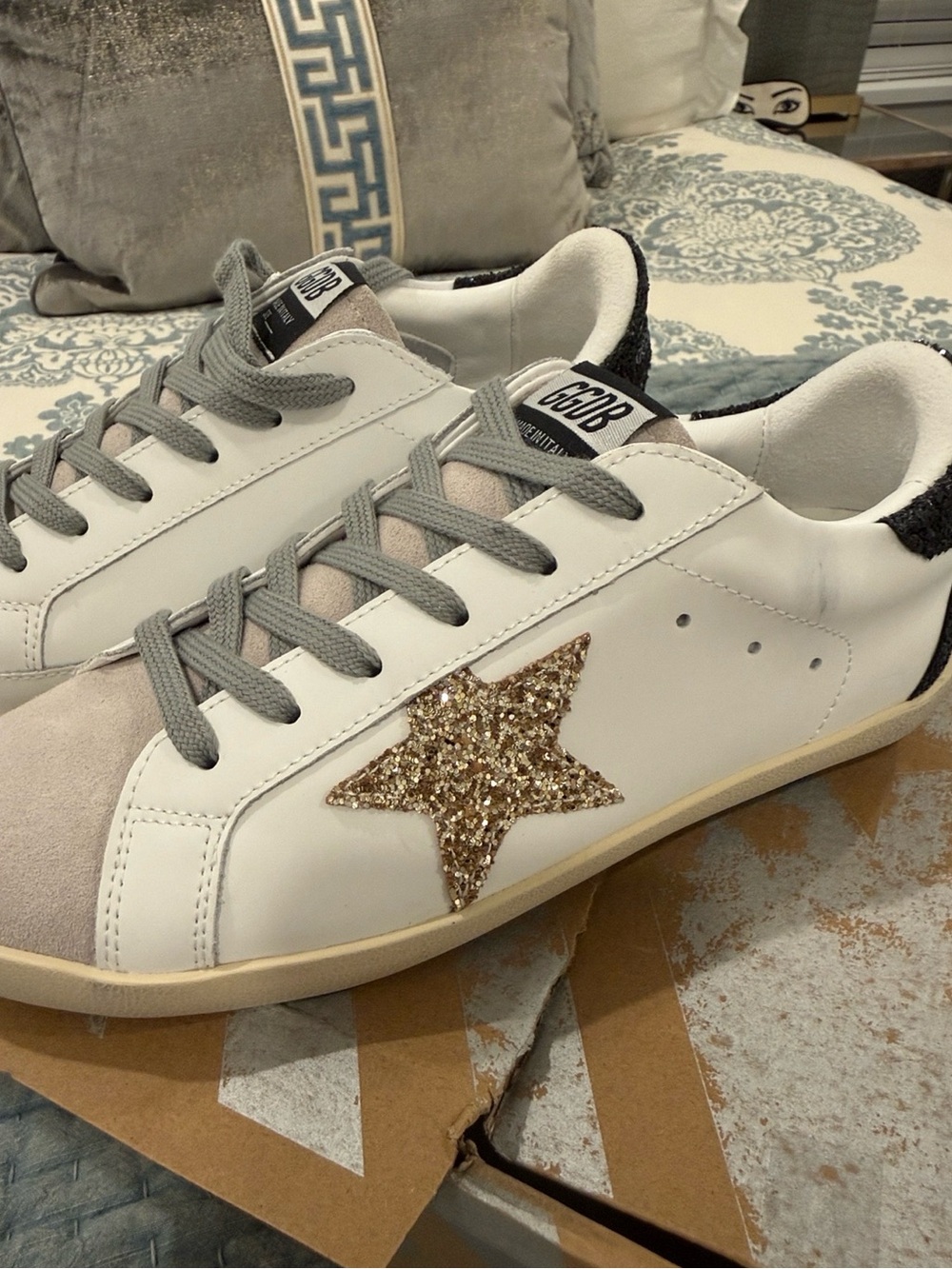 Golden Goose White Leather Sneakers with Gold Glitter Star & Black Heel - Picture 6 of 6